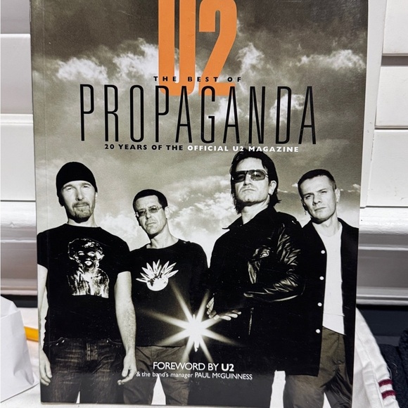 📚 Rare Vintage Early 2000's U2 Propaganda Magazine Cover Art Book - Picture 1 of 16